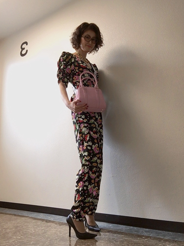 桜色・牛革ミニボストンバッグの着画イメージ